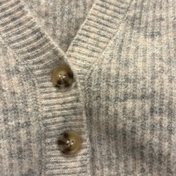 NWOT Tilly’s Cropped Cardigan - Picture 3 of 5